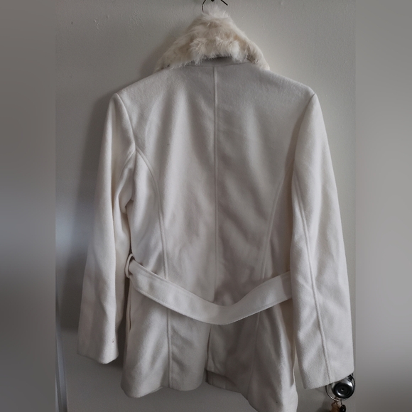 Short coat with belt - Picture 2 of 2